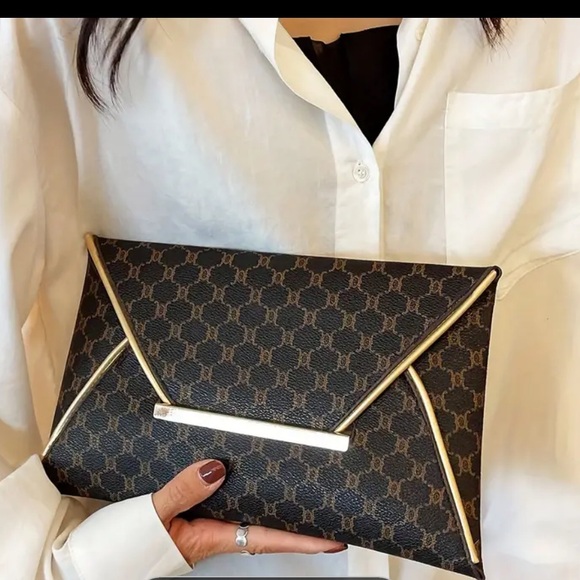 Boutique Handbags - NWT Classic Elegant Envelope Clutch Wallet